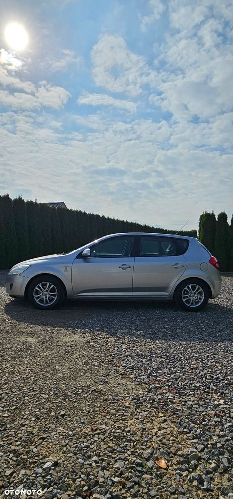 Kia Ceed 1.6 CRDi Dream-Team Edition - 5