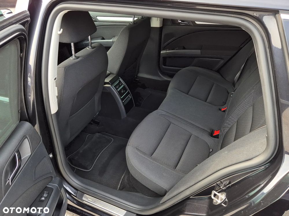Skoda Superb 2.0 TDI PD DSG Elegance - 23