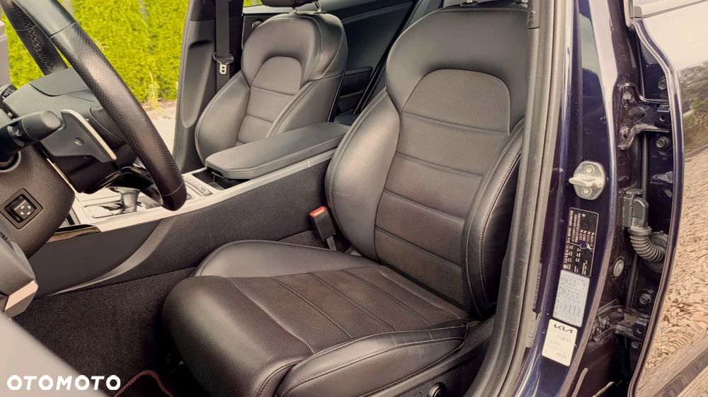 Kia Stinger 3.3 T-GDI AWD GT - 27