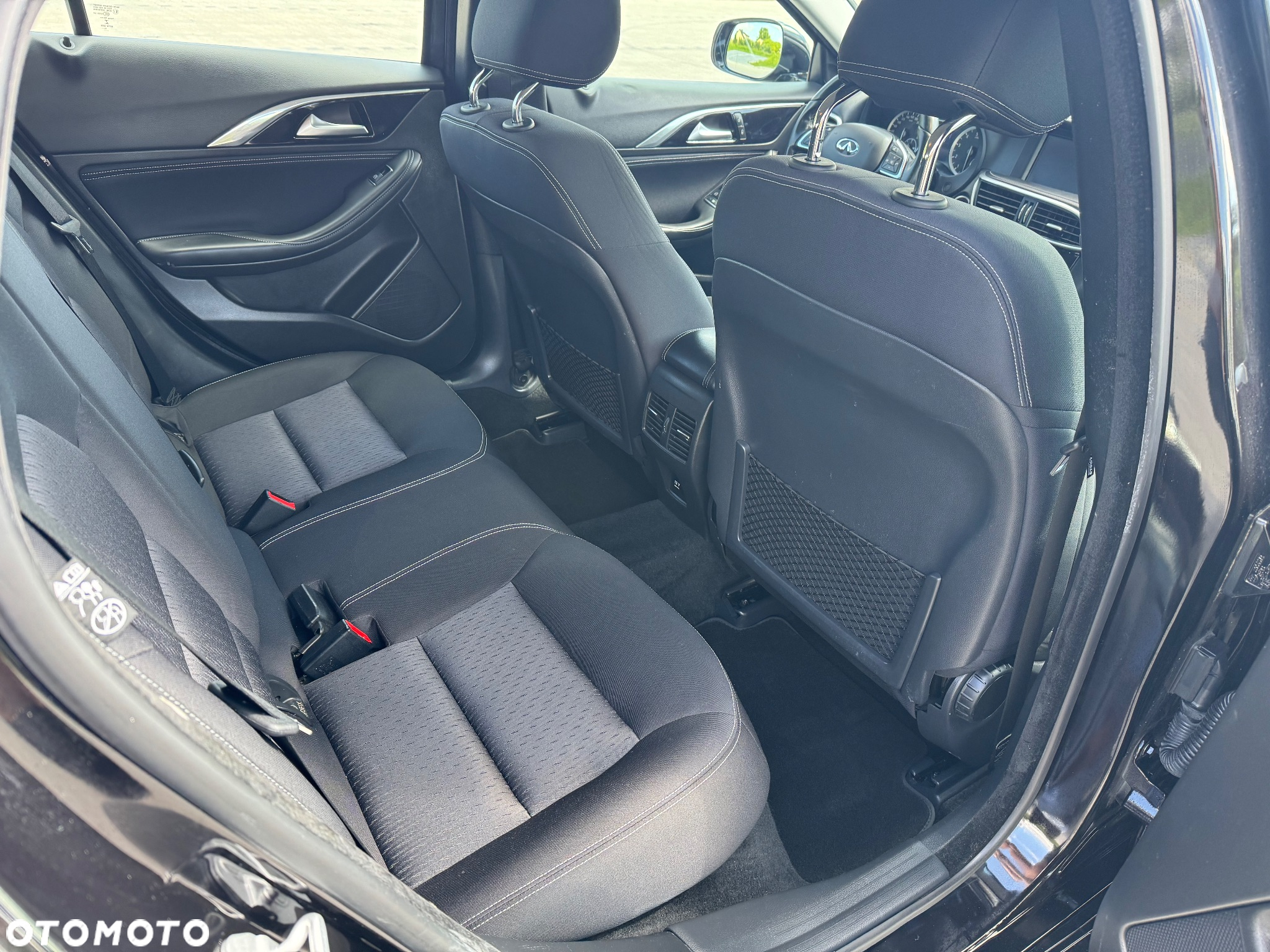 Infiniti Q30 1.6t - 11