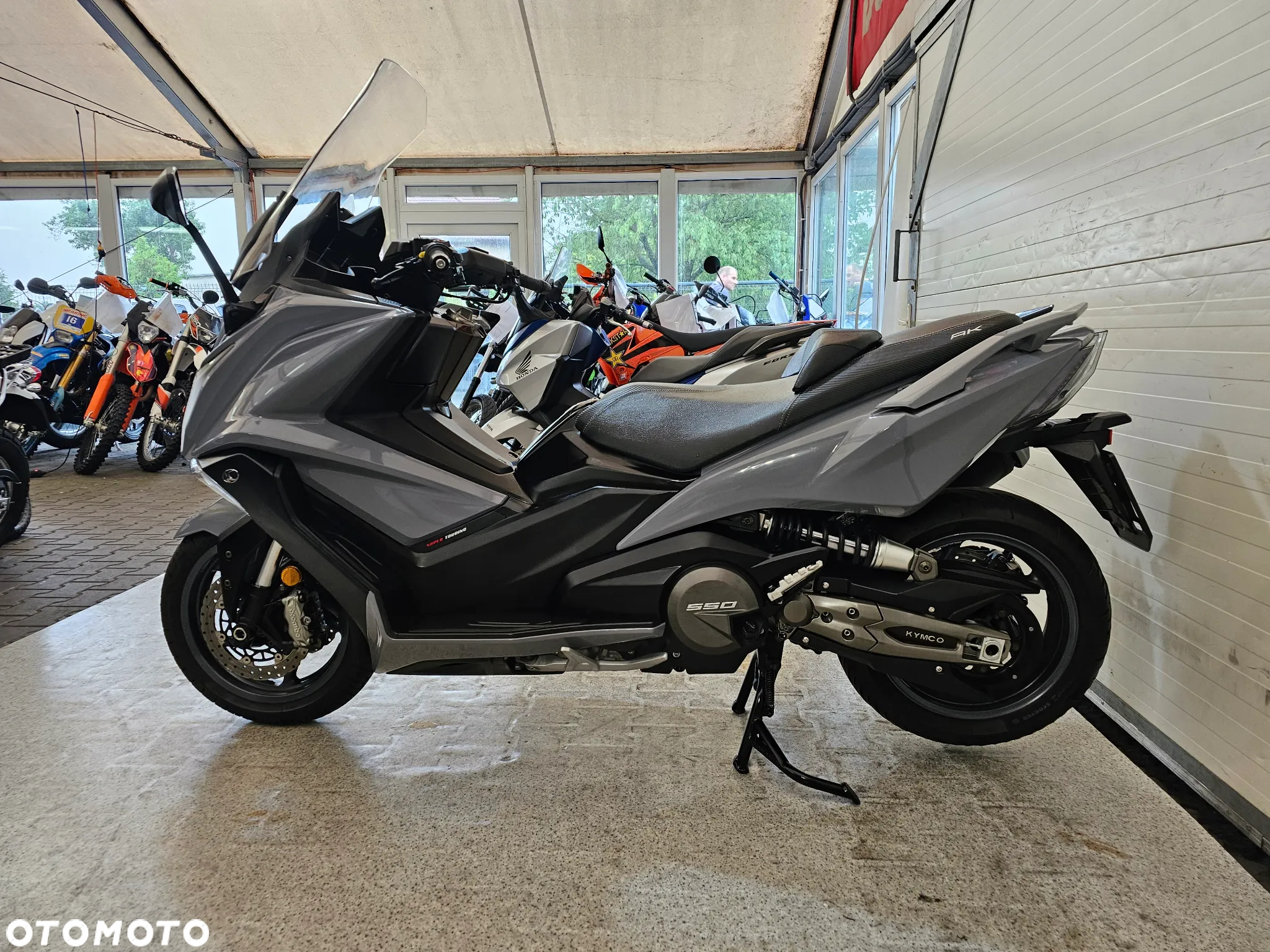 Kymco AK 550 - 13