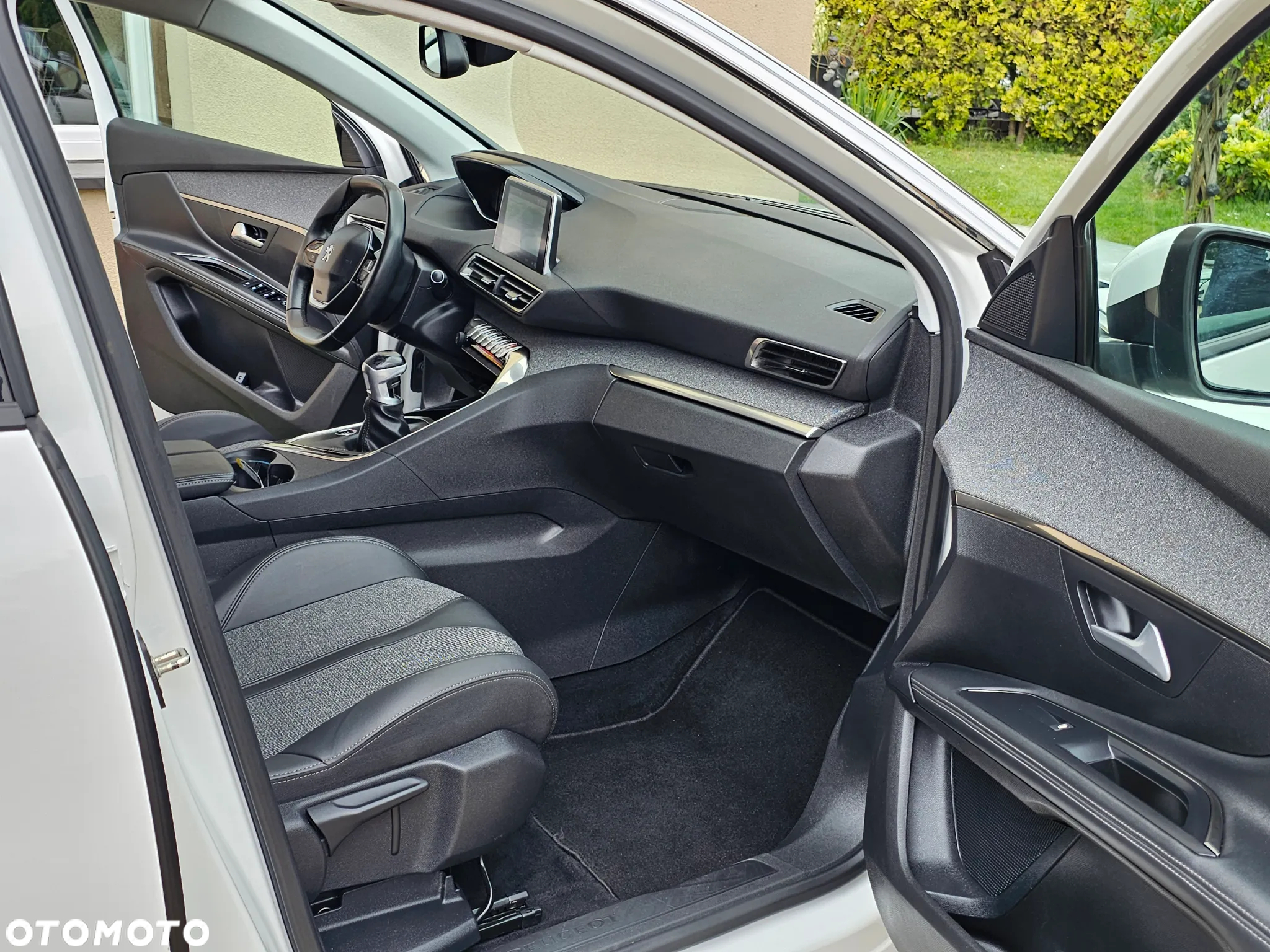 Peugeot 5008 BlueHDI 130 Allure Business-Paket - 31