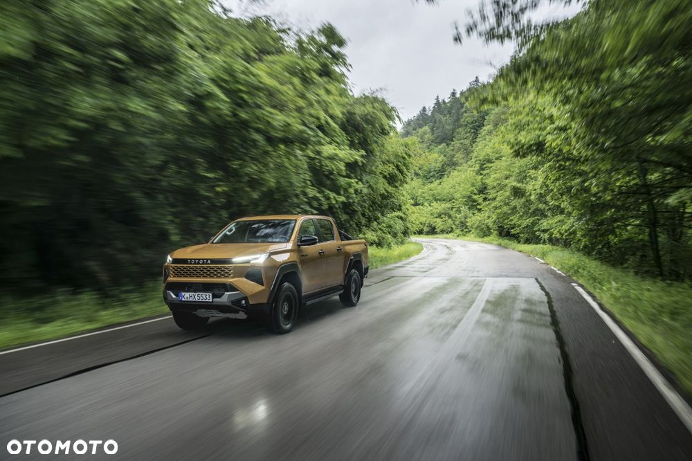 Toyota Hilux 2.8 D-4D mHEV Double Cab Invincible 4x4 - 2