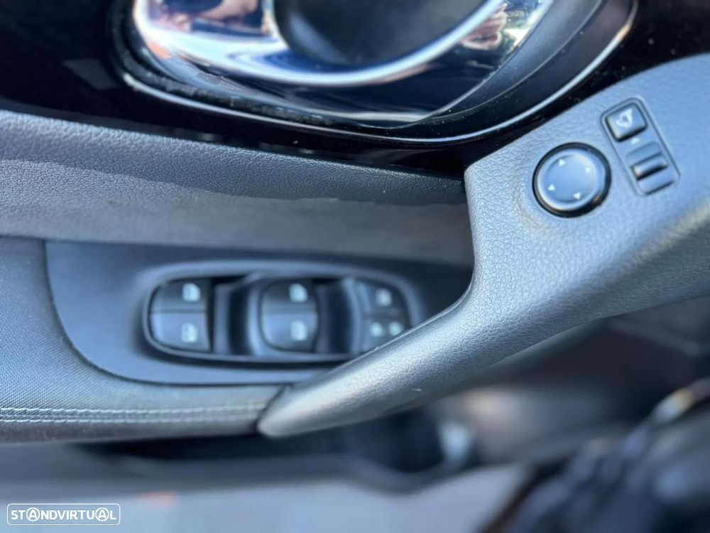 Nissan Qashqai 1.3 DIG-T N-Connecta J18 - 12