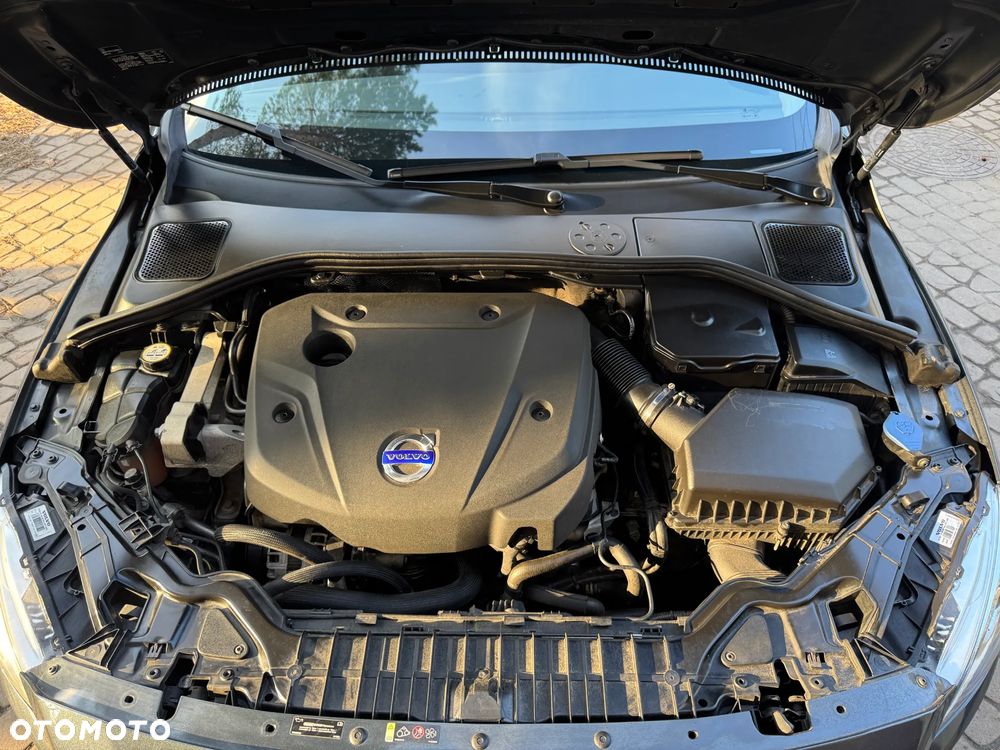 Volvo V60 D4 Momentum - 38