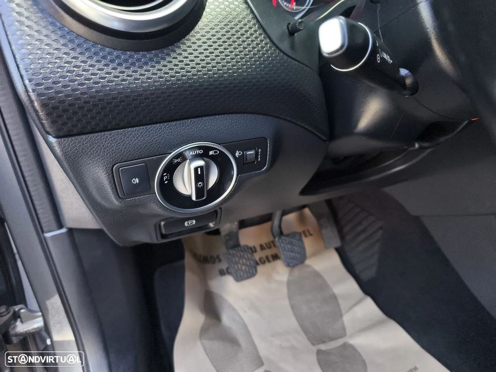 Mercedes-Benz A 180 d AMG Line - 20