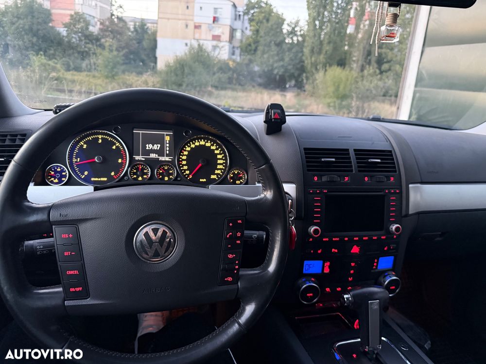 Volkswagen Touareg - 7
