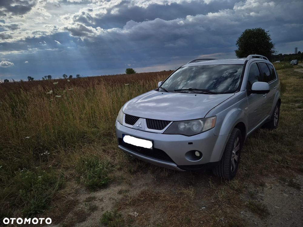 Mitsubishi Outlander 2.0 DID Instyle - 3