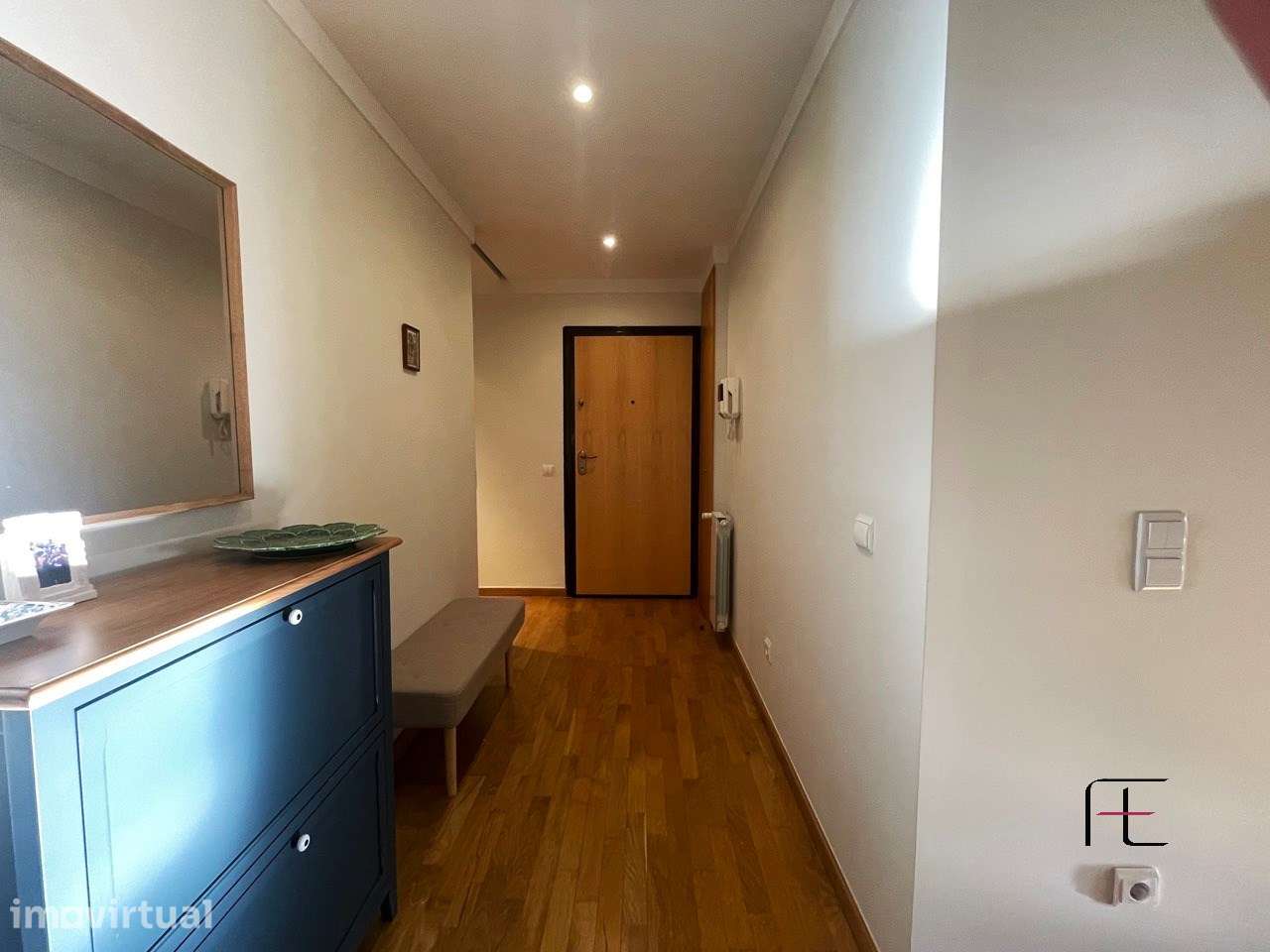 Apartamento T2 à Venda em São Mamede de Infesta | Garagem - Grande imagem: 2/23