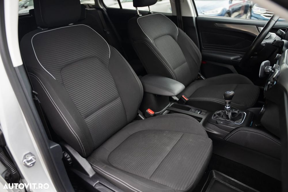 Ford Focus 1.0 EcoBoost Start-Stopp-System TITANIUM - 17