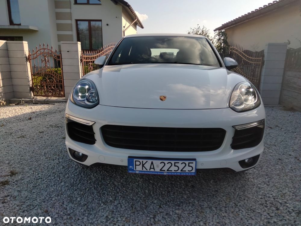 Porsche Cayenne - 2