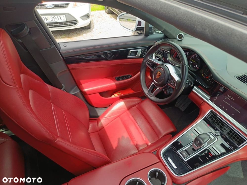 Porsche Panamera - 21