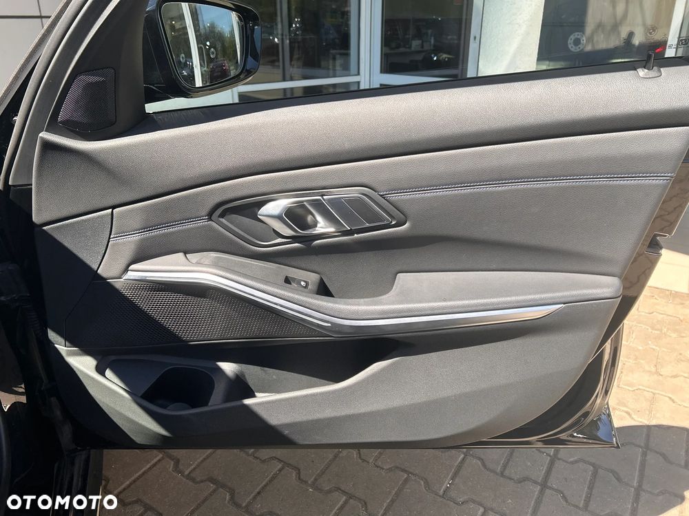 BMW Seria 3 320d xDrive MHEV M Sport sport - 18