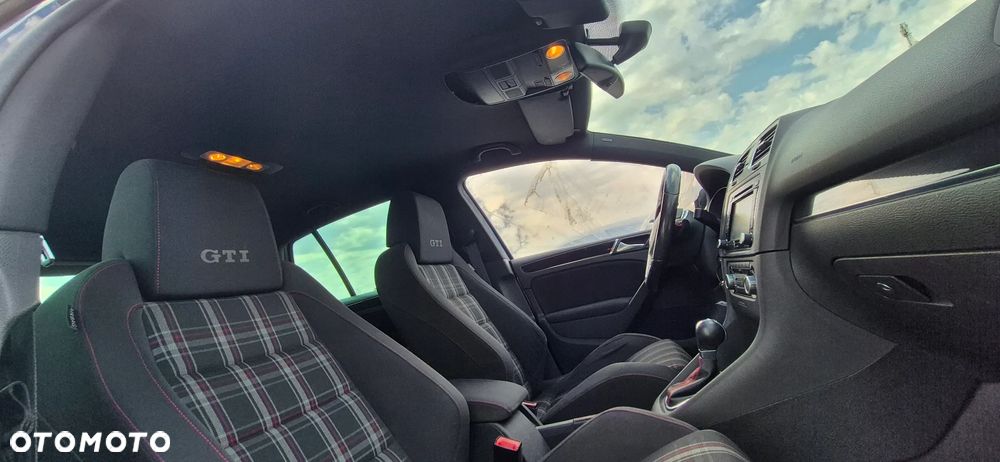 Volkswagen Golf 2.0 TSI GTI DSG - 12