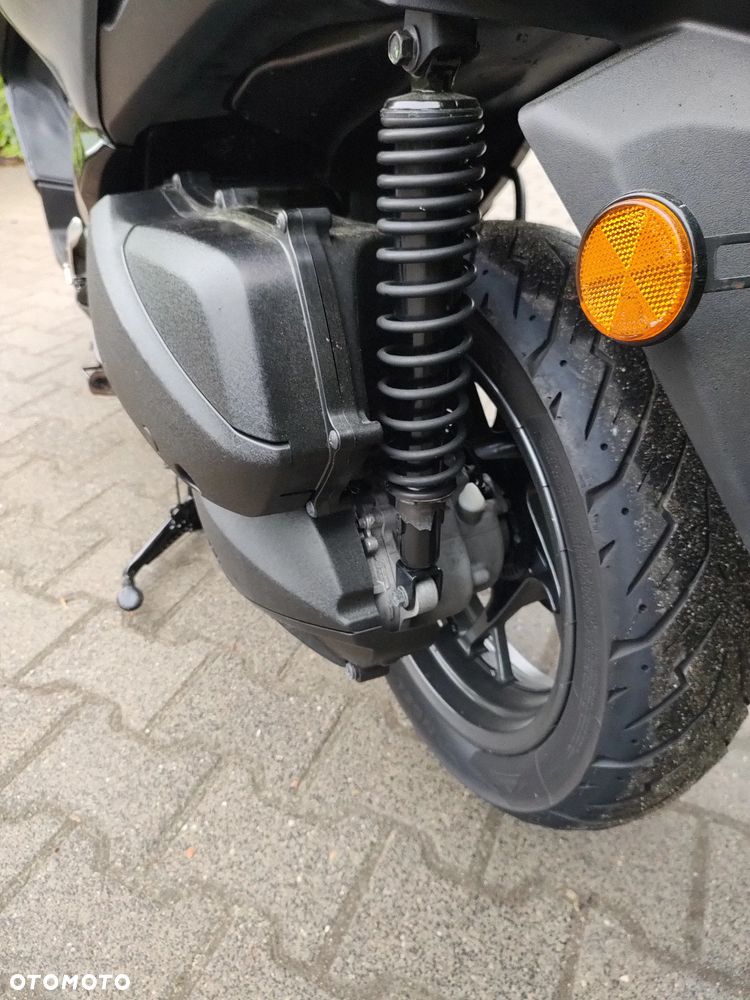 Yamaha X-max - 13