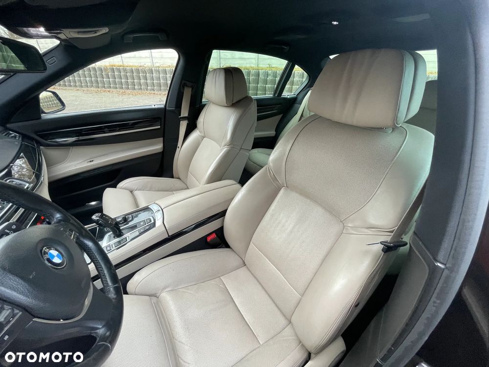 BMW Seria 7 750Li - 16