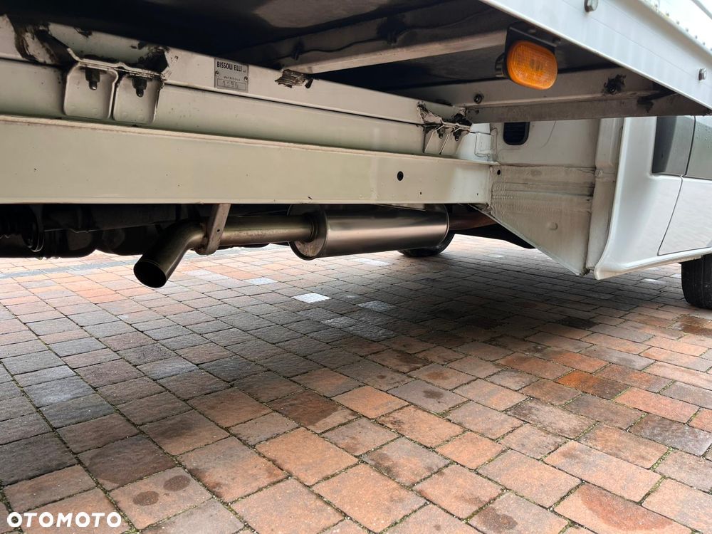 Mercedes-Benz Sprinter - 11