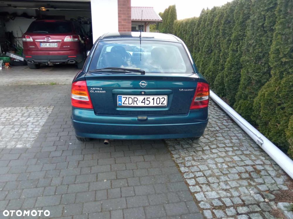 Opel Astra 1.4 - 4