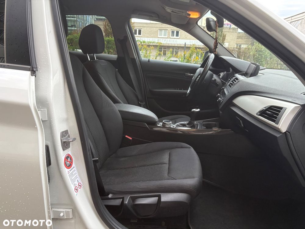 BMW Seria 1 116d Sport Line - 10