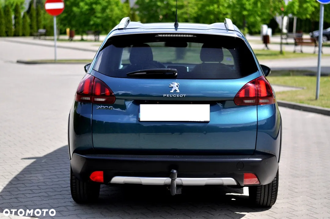 Peugeot 2008 1.2 Pure Tech GPF Allure S&S - 16