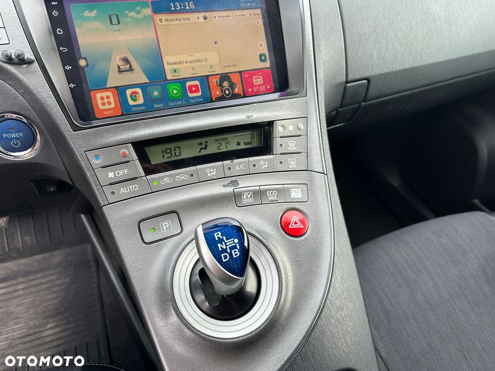 Toyota Prius - 30