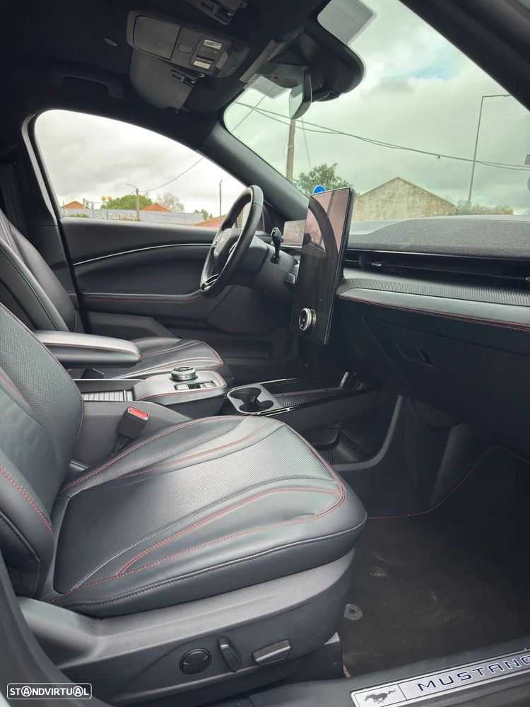 Ford Mustang Mach-E AWD PREMIUM - 11