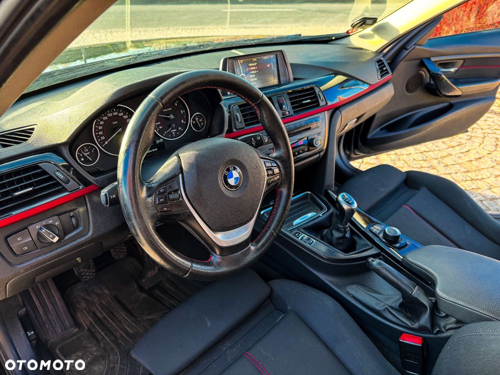 BMW Seria 3 318d Luxury Line - 27