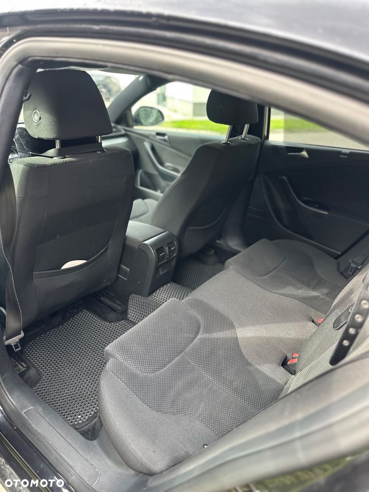 Volkswagen Passat 2.0 TDI Comfortline DSG - 12
