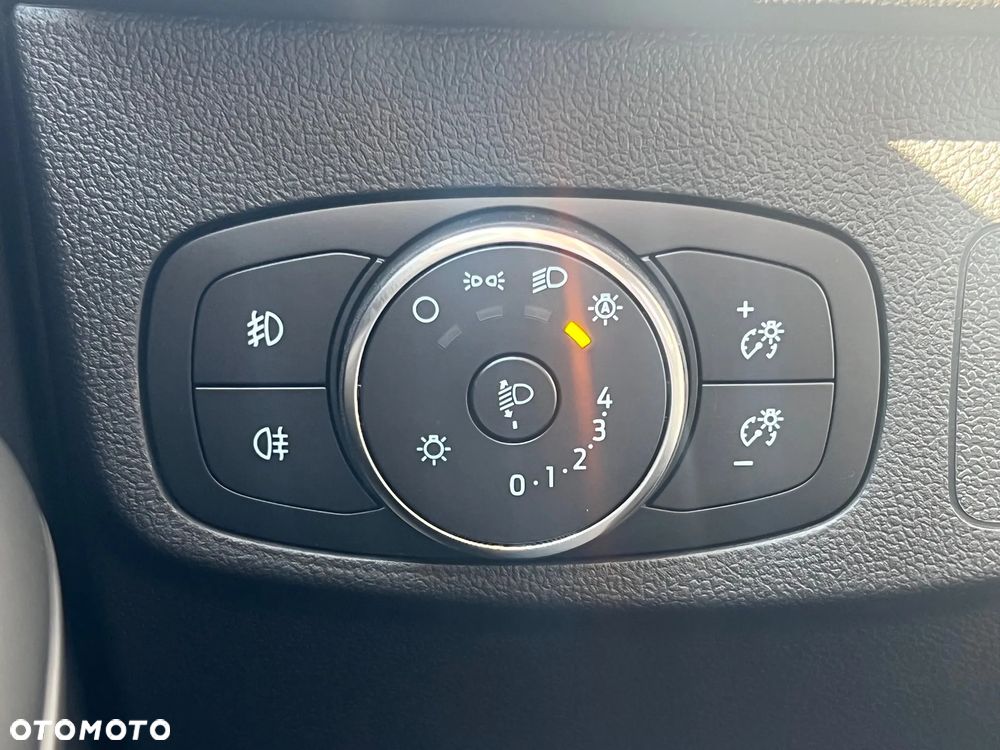 Ford Focus 1.0 EcoBoost mHEV Titanium - 12