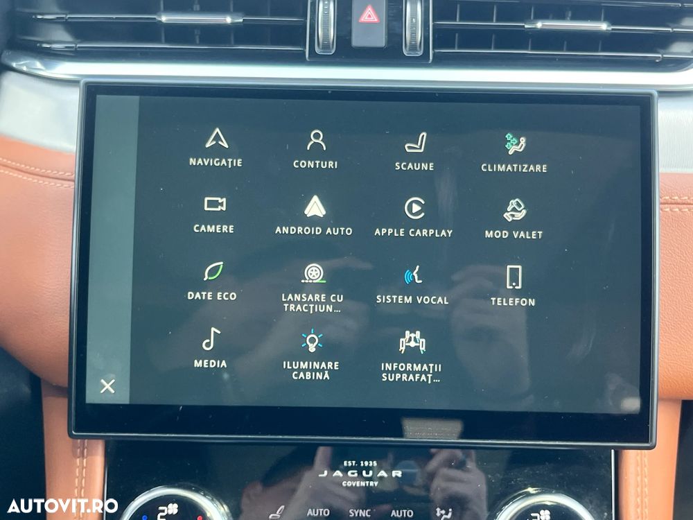 Jaguar F-Pace 25t AWD R-Sport - 30