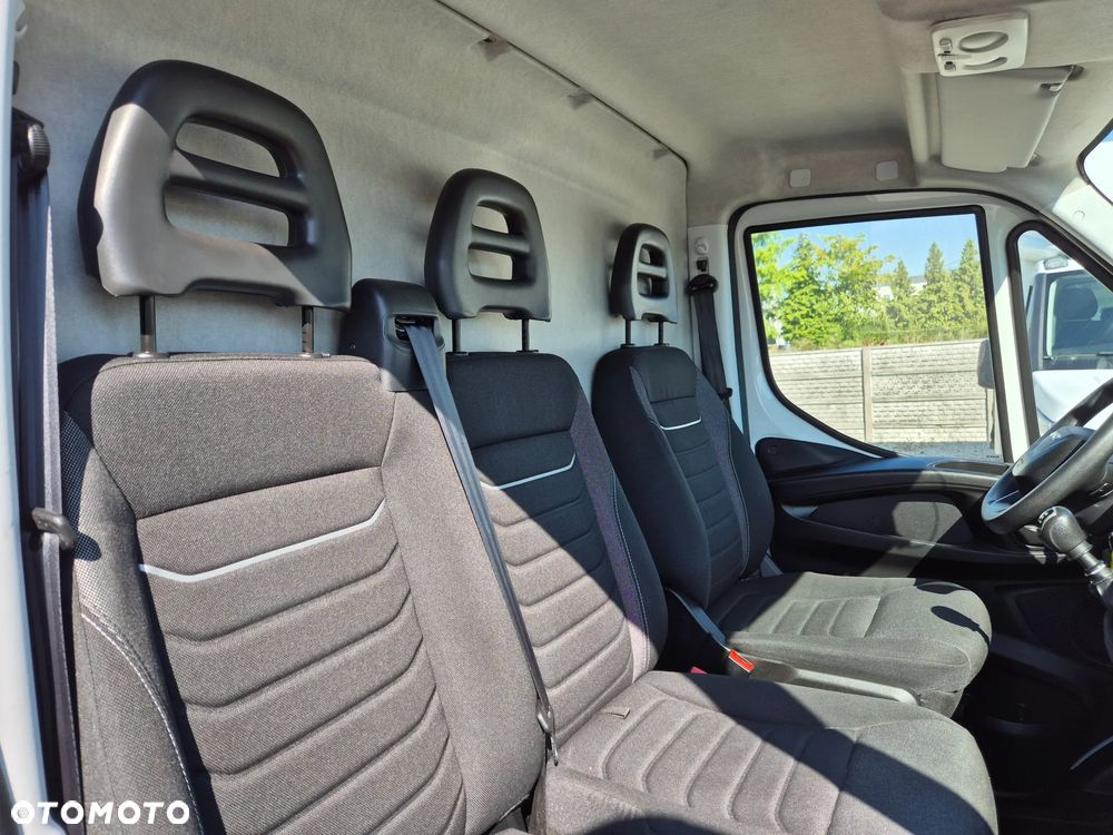 Iveco Daily 35S16 L4H2 blaszak MAXI, klimatyzacja, tempomat, 80 400KM - 17