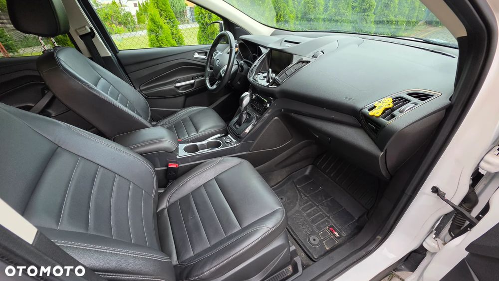 Ford Escape 2.0 EcoBoost AWD Titanium - 34
