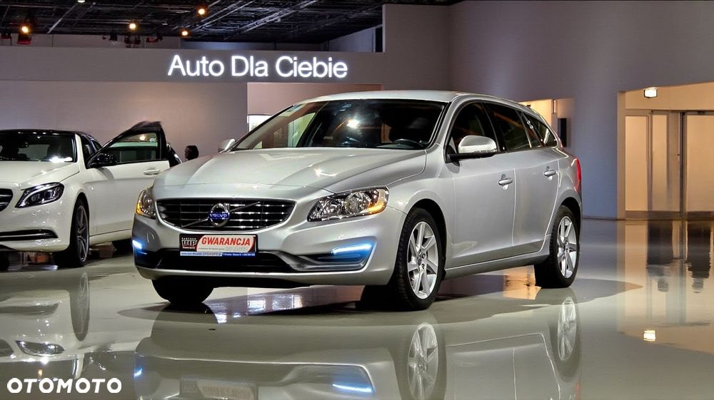 Volvo V60 D4 Momentum - 1