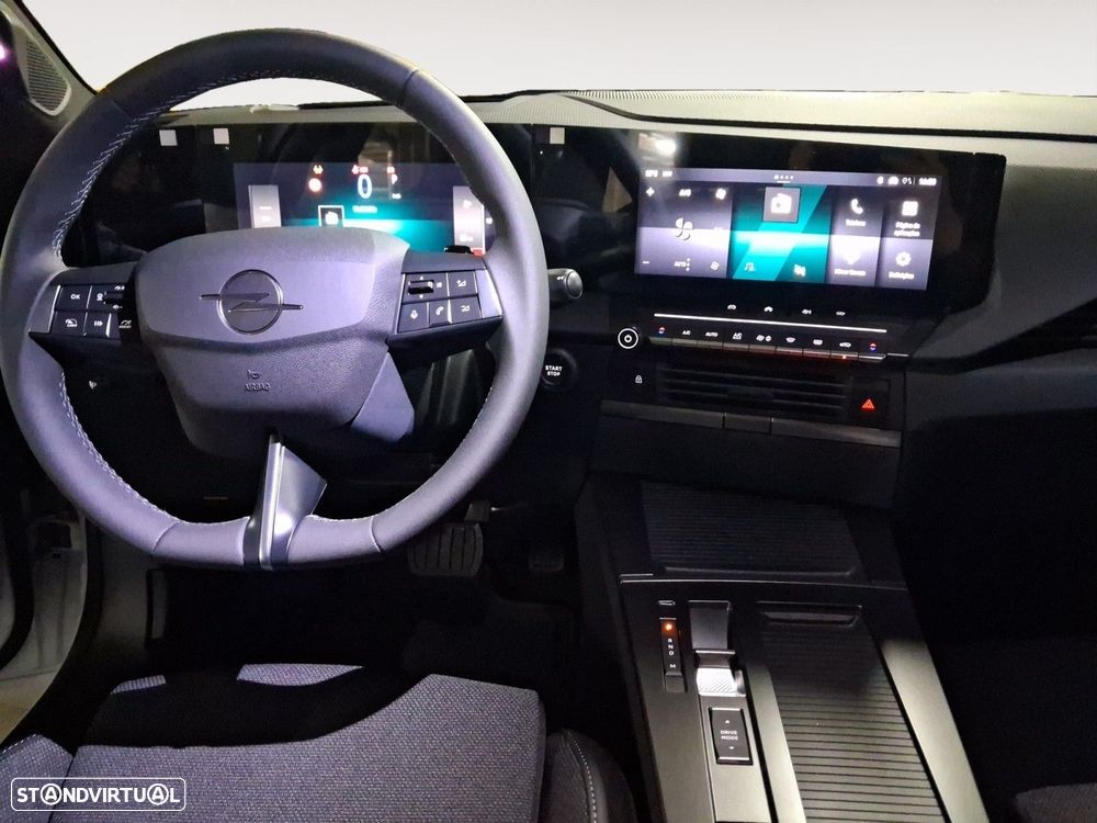 Opel Astra Sports Tourer - 10