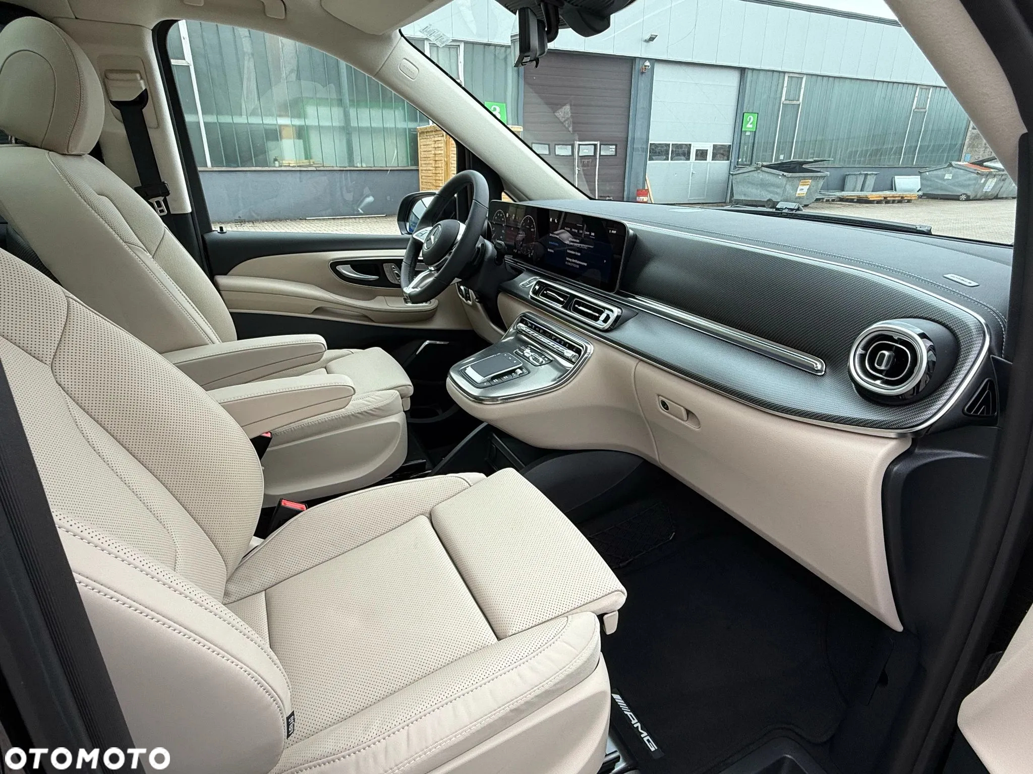 Mercedes-Benz Klasa V 300 d extralang 4Matic 9G-TRONIC Edition 2023 - 18