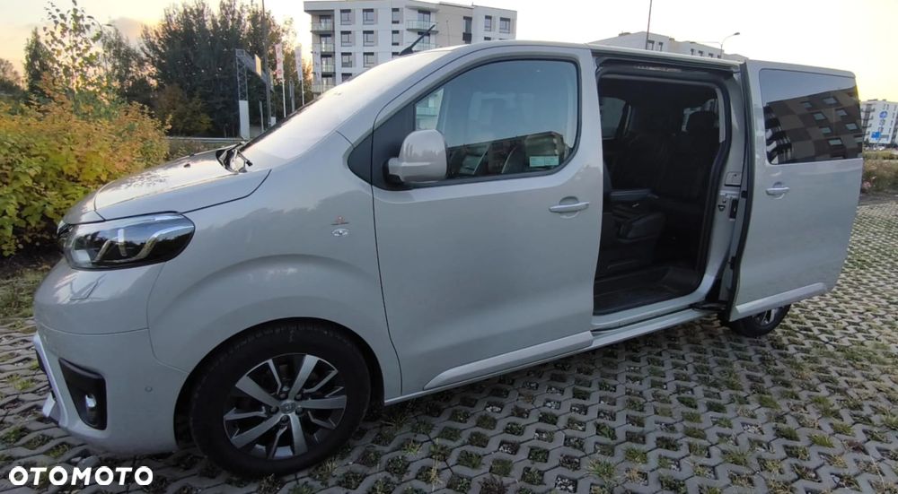 Toyota Proace Verso 2.0 D4-D Medium VIP - 19