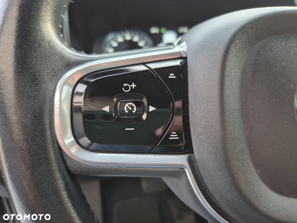 Volvo V90 D3 Momentum Pro - 29