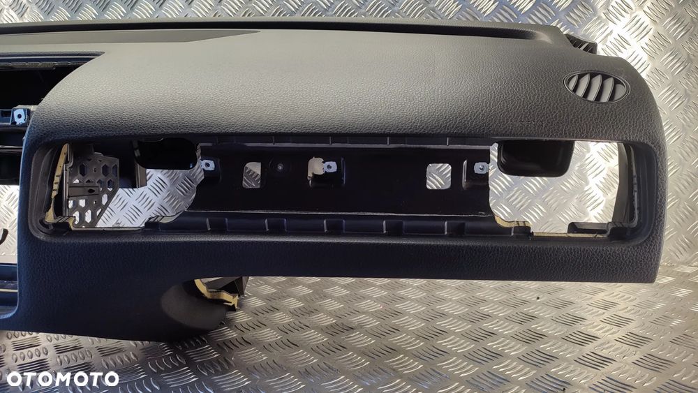 VW TOUAREG II 7P 10-18R DESKA ROZDZIELCZA KONSOLA CZARNA 7P1858295 PODUSZKA PASAZERA 7P6880204 C - 4