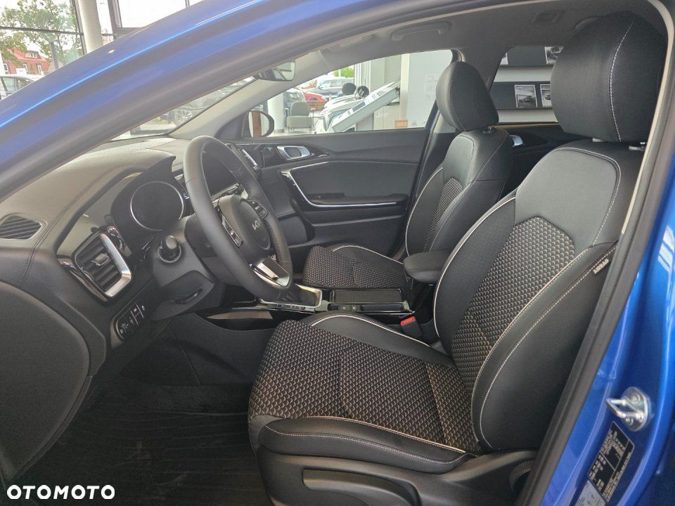 Kia Ceed - 27