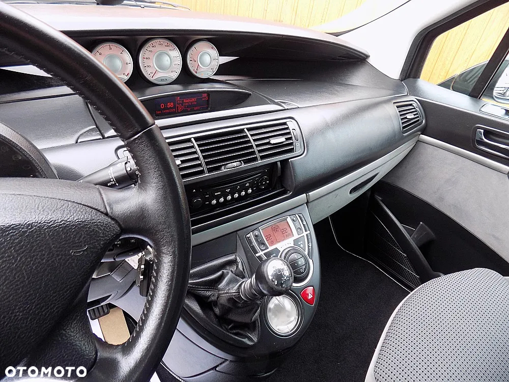 Peugeot 807 2.0 HDi Premium Euro5 - 12