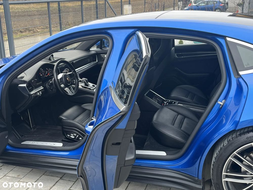 Porsche Panamera 4S - 12