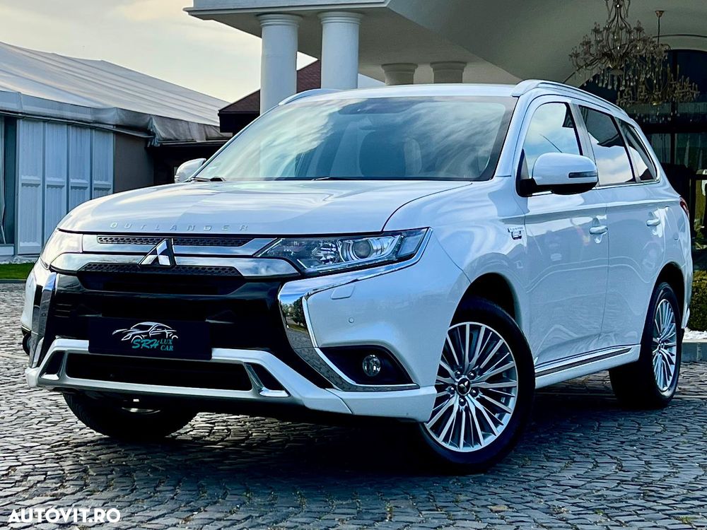 Mitsubishi Outlander 2.4 4WD Plus - 1