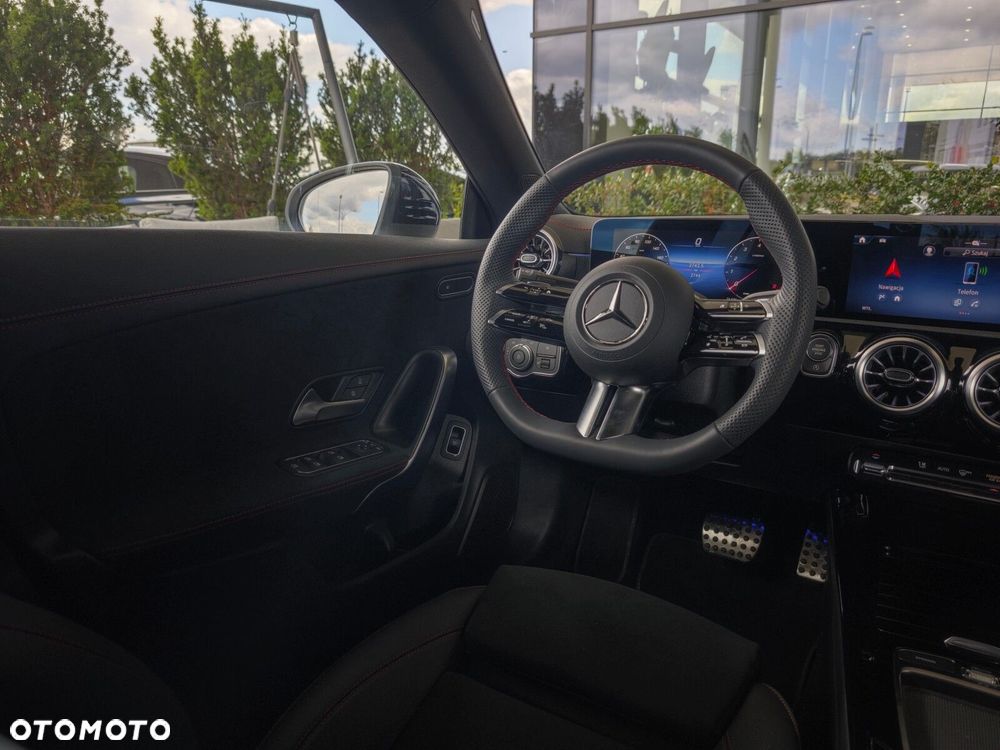 Mercedes-Benz CLA - 16