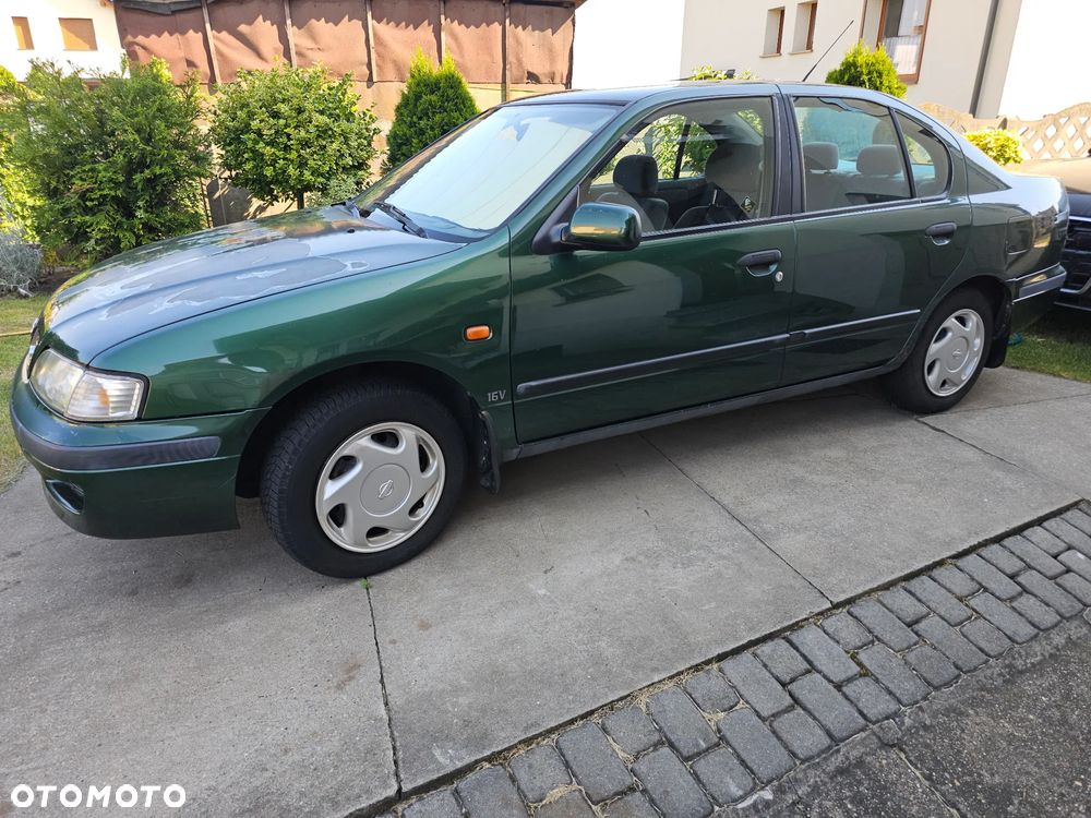 Nissan Primera 1.6 SLX - 2