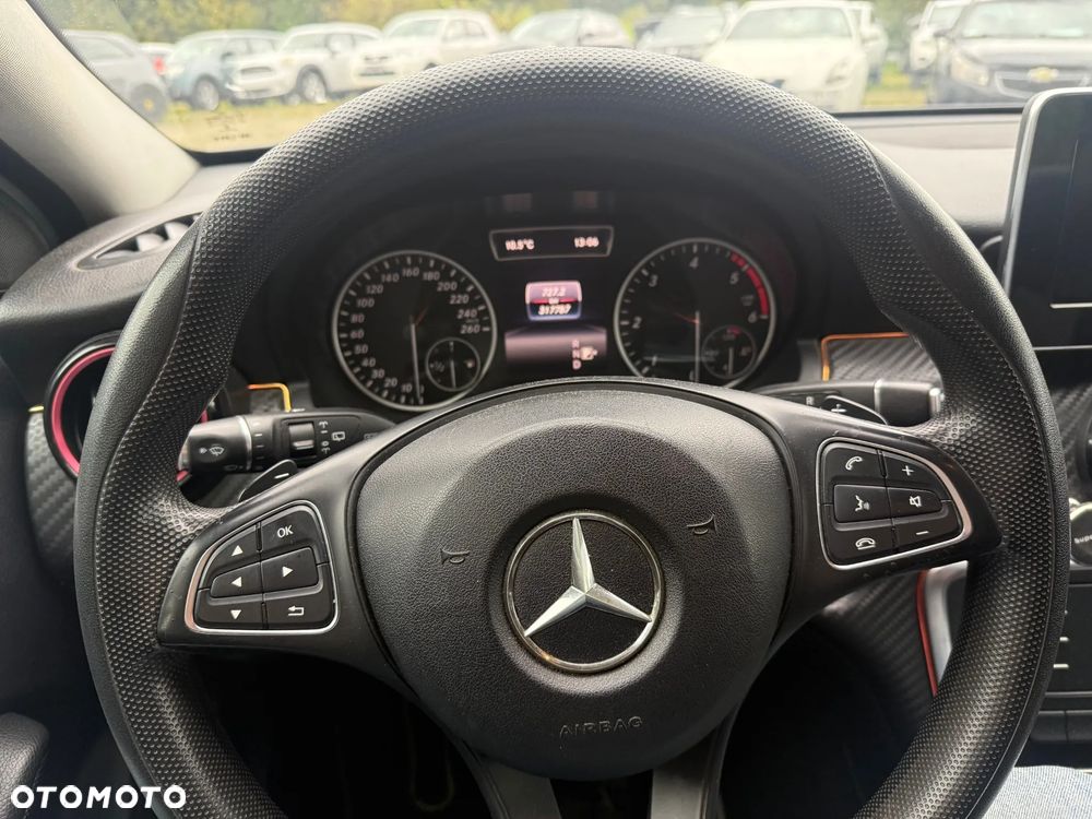 Mercedes-Benz GLA 180 d 7G-DCT Style - 13