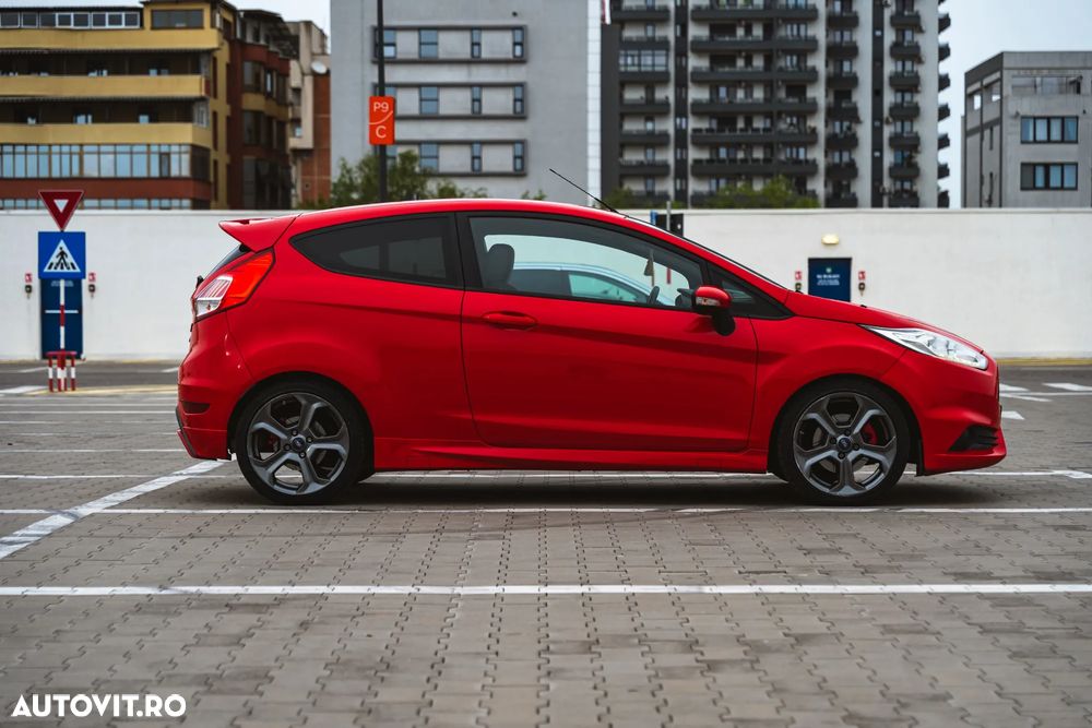 Ford Fiesta 1.6 ST - 21