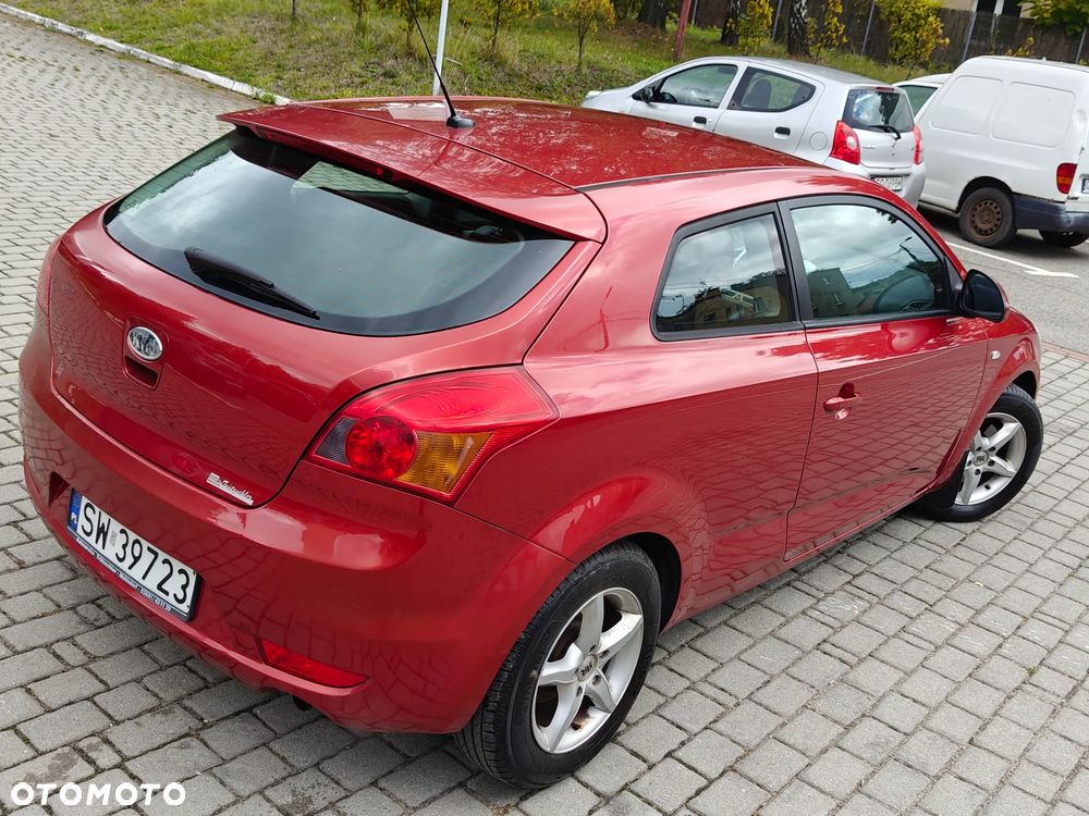 Kia Ceed - 27