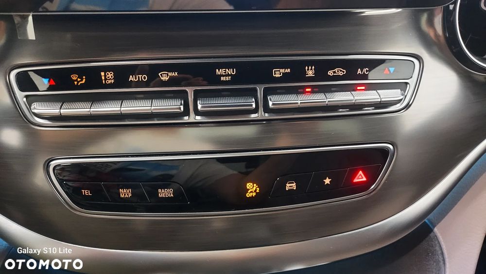 Mercedes-Benz Klasa V 300 d 4-Matic Exclusive 9G-Tronic (d³ugi) - 38