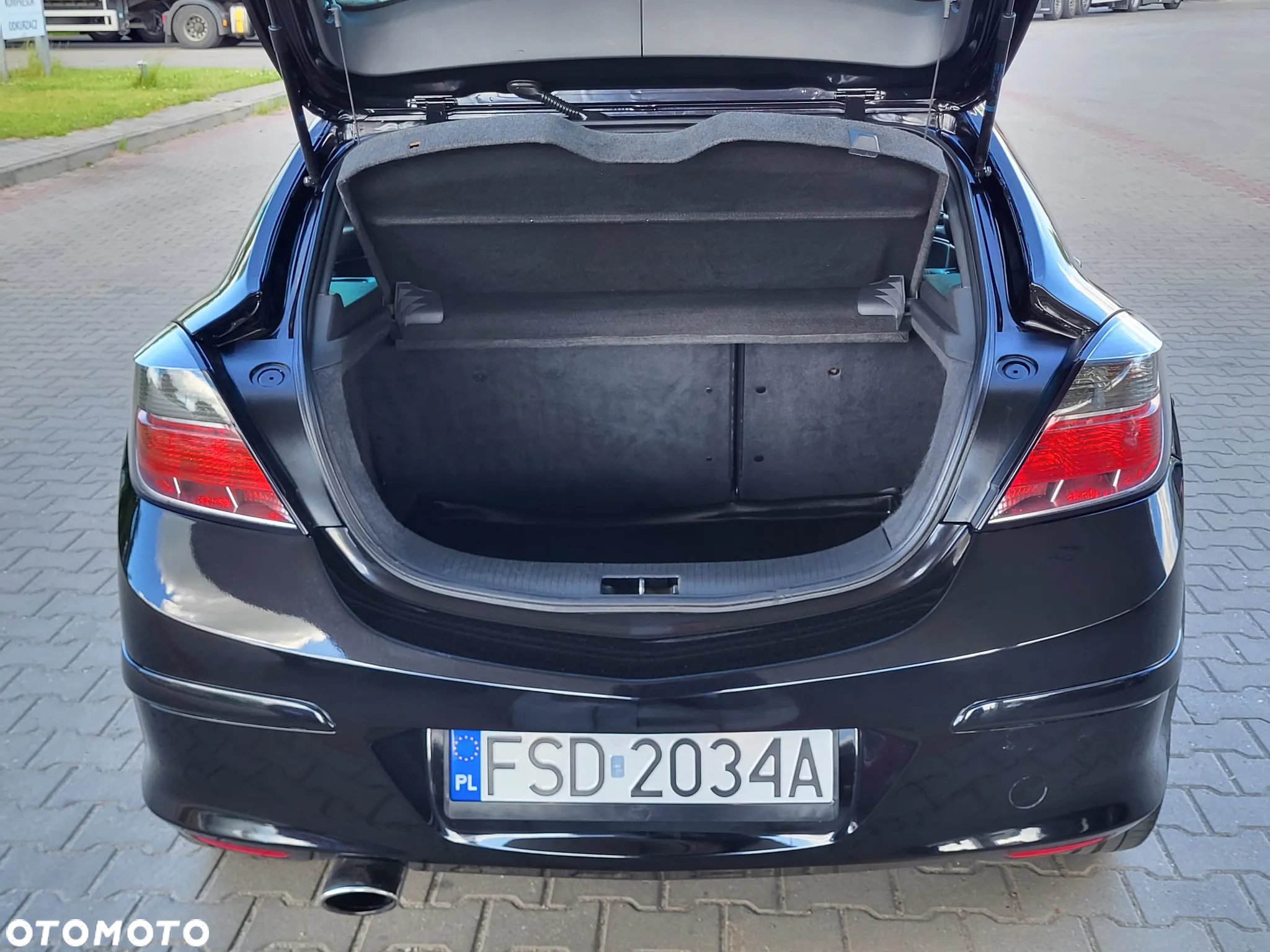 Opel Astra GTC 1.6 Cosmo - 34