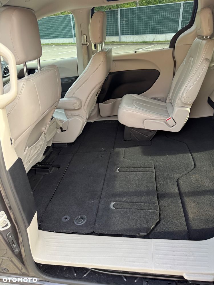Chrysler Voyager - 17